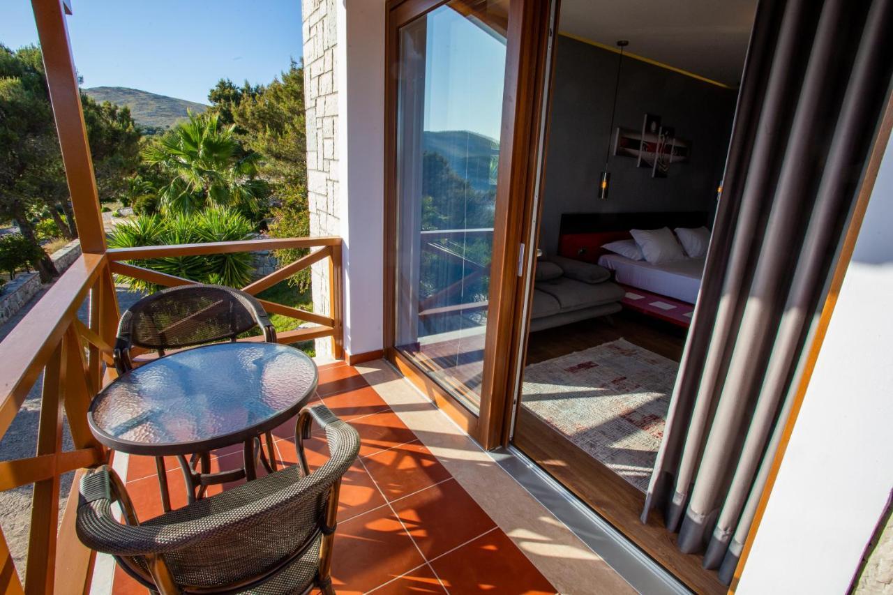 Villa Kristiano 21 Sarandë Exteriör bild