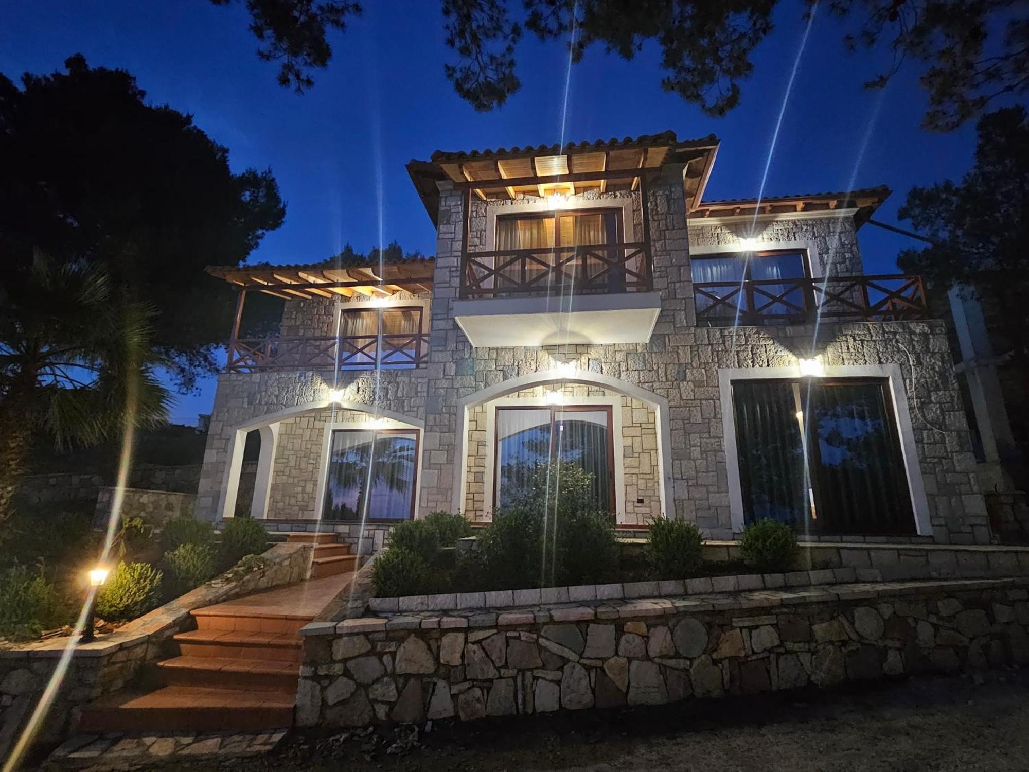 Villa Kristiano 21 Sarandë Exteriör bild