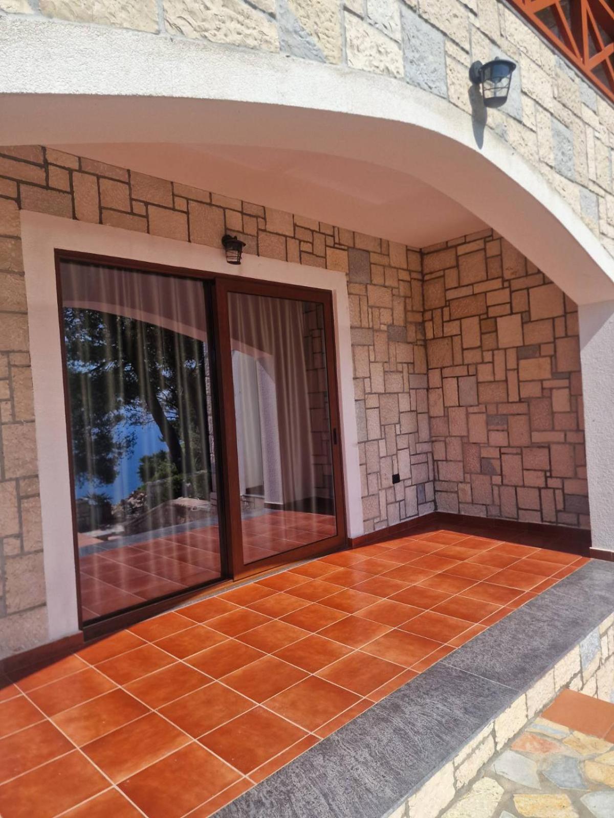 Villa Kristiano 21 Sarandë Exteriör bild